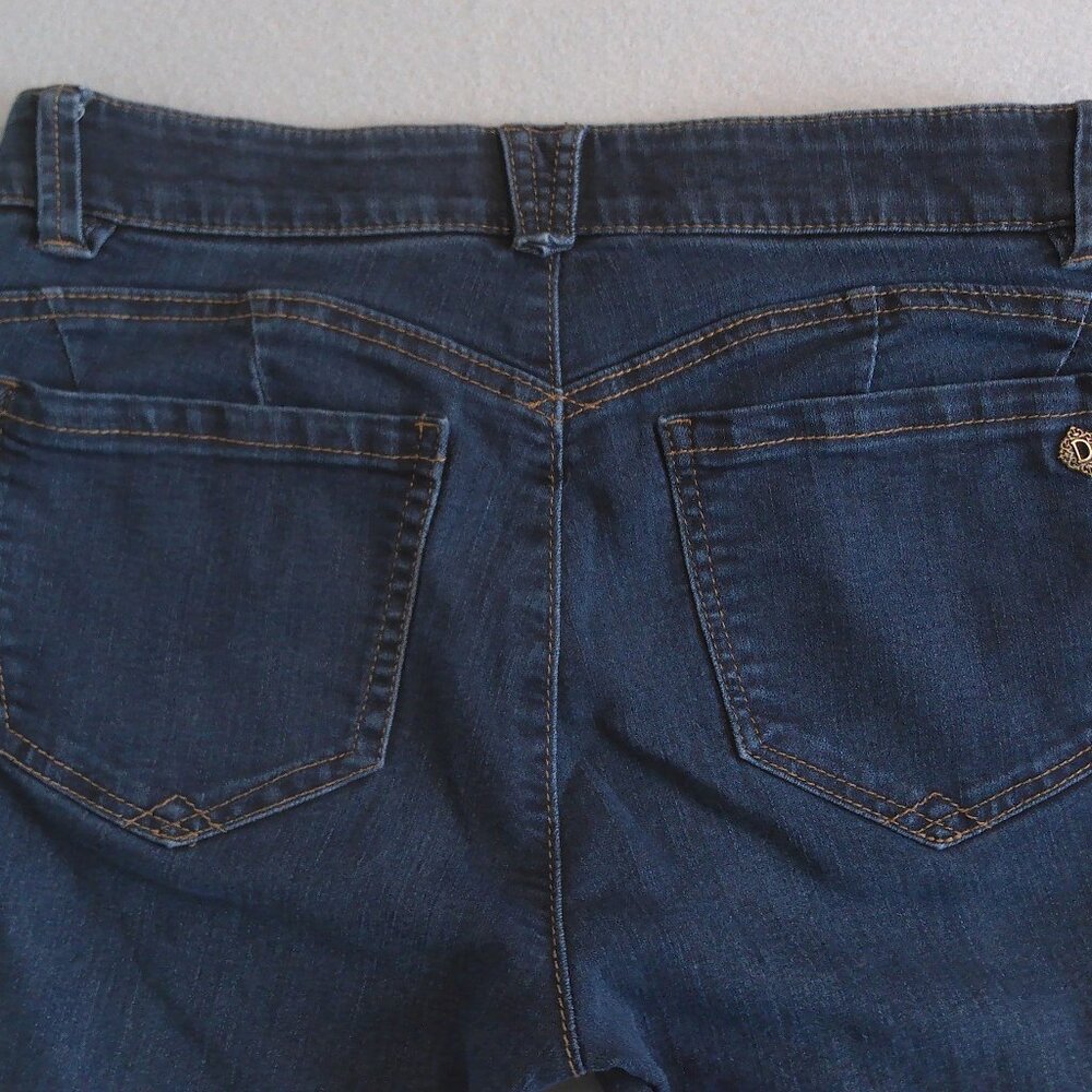 DEMOCRACY Women's "Ab" Solution Capris Jeans, Size-4, Med-Dark Blue Wash - Picture 5 of 8